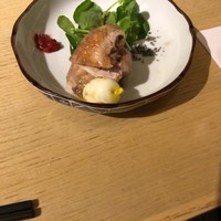 鳥恵 上野広小路店 - うずら“シャントゥカイユ”のロースト　クレソン