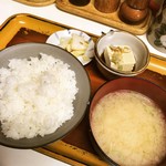 食堂 浜新 - ご飯セット