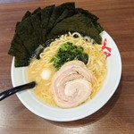 吟家 - 醤油ラーメン並+のり増し