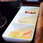 元祖中華　和合餃子 - 【和合焼き餃子定食@税込700円】漬物たち