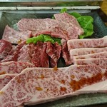 Yakiniku Issenkaku - 焼肉セット(ロース、バラ、カルビ、ハラミ)￥4800