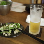 燻製キッチン - 2011/09 サラダとビール ビールはハートランドだよ