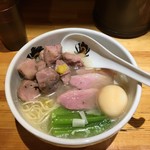 中華そば 満鶏軒 - チャーシュー鴨中華そば塩1,100円＋燻製味玉100円