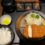 97654003 - ロース肉ならではの脂身の旨味がジューシー！ロースかつ定食（160g）RM27.90