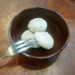 風遊斎 - 食後にサービスで頂いた紅いももち