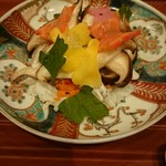 蓬左茶寮 - 向附①:ドウマンガニと平松椎茸の紅葉造り