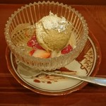蓬左茶寮 - 水菓子:苺の麹和え ほうじ茶アイス ラム酒のジュレ寄せ