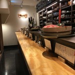 立ち呑み 三ぶん - カウンターのみのよーです。