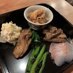 Tenran Sosan - 「ひととおり」の御膳１つ目。和です。魚はヒラメに湘南産の魚醤を使った一品。牡蠣の時雨煮もめっちゃ美味かったしインゲンもポテサラも…