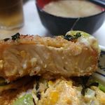 まるやま食堂 - 断面