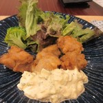 峠の玄氣屋　グングンカフェ - メインはサバの味噌煮かチキン南蛮が選べましたが店員さんが勧めてくれたチキン南蛮をチョイス。

甘酢とタルタルソースが絡んで食べやすく美味しいチキン南蛮でした。
