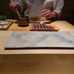 鮨 さいとう - 鰹の切りつけ