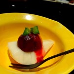 野嵯和 - 洋ナシとピオーネと金柑にラズベリーソース