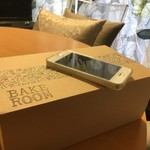 ベイク ルーム - 箱のサイズが判るようにiPhoneと