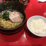 横浜家系ラーメン 山崎家 - ラーメン並(160g)＋のり＋小ライス