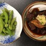 いち膳 - 枝豆ともつ煮