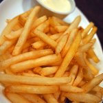 ビアカフェ・バーレイ - ソースは１２種類も用意されています。さ～て、どのソースにしましょうか。 私は、ドイツ風にカレーマヨネーズをオーダーしようと思ったのですが．．．． 却下されてしまいました。（苦笑）