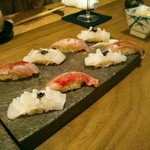 切り札 - 最初の握りは白烏賊に烏賊墨の何かを載せて＆金目鯛柚子胡椒。