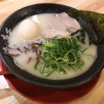 熟成とんこつラーメン専門 一番軒 - 白豚骨 謹製味玉ラーメン