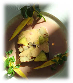 Shirogane Chez Tomo Natural Cuisine - ハンガリー産フォアグラと金時芋とエリンギ茸のプレス テリーヌ