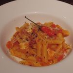 シクスバイオリエンタルホテル - ホエー豚ベーコンのポコアラビアータ ガルガネッリ