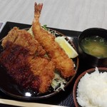 Butaya Tonichi - 海老とん定食、1040円(税別)