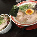 呼び戻しとんこつ 光四郎 - 光四郎ラーメンと、チャーシュー丼