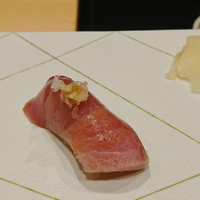 鮨 竜介 - 鰤に辛み大根