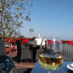 Torattoria Jei Marina - テラス席からの眺めと白ワイン