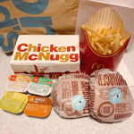 マクドナルド - ハンバーガー(ピクルス多め) 100円、マックフライポテト(L) 320→150円、チキンマックナゲット(15ピース) 570→390円