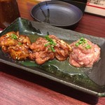 Tori Yakiniku Toriichi - 3種盛り750円