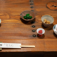 旅舎右馬允 - 2018.11 インゲン豆の生姜和え、ほうれん草のお浸し、梅干し、蓮根のキンピラ、生卵
