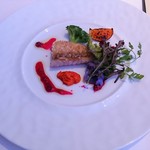 オテル・ド・ヨシノ - アマダイのうろここんがり焼き　ビーツのヴィネグレット