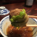 野口太郎 - 飛騨牛とアグー豚のミンチをキャベツで巻いているよのー