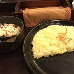 Tsuboyaki Kare Kiton - トマトとチーズのカレー