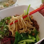 Bakmie Asien 19 - 1810_Bakmie Asien 19_Alot Bakmie Junbo Special@32,000Rp×2杯(混ぜそば太麺スペシャル)_麺リフト
