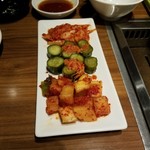 焼肉 ジャンボ - キムチ盛り合わせ