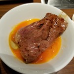 焼肉 ジャンボ - 野原焼き　卵にイン