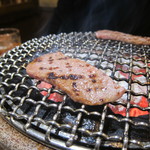 焼肉 房家 - ランプ（焼いているところ）