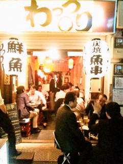 Shimbashi Yonchoume Sakaba Wattsuri - 魚串や鮮魚の料理が旨い「わっつり」！開放感ある店内だから、お気軽に寄って下さい。