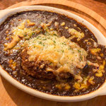 「焼きハンバーグカレー」（1,080円）。