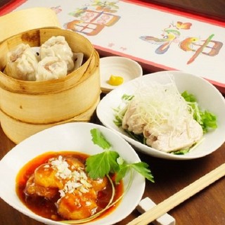店長自慢の中華料理が3皿1300円！37種から今日の気分で☆