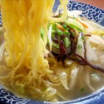 にとりのけやき - 塩ラーメンの麺