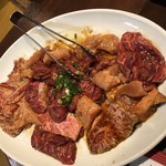 金星26 - 2018年11月22日  特盛合セット（ロース・バラ・ハラミ・タン・上ミノ）2,000円