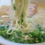 麺屋 菜々兵衛 - 鶏白湯塩の麺