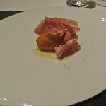 リストランテ カノフィーロ - 水牛のモッツアレラと富有柿、サンダニエーレプロシュート