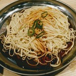 中村麺三郎商店 - 自家製低加水な細麺の替え玉は１５０円。