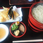 かわたうどん - 熱々の釜揚げうどんです