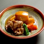 검은 털 일본소의 고기 감자