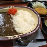 山田うどん食堂 - かかしカレー＋コロッケ